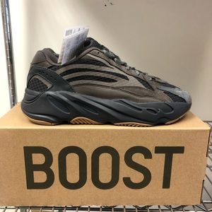 Adidas Yeezy Boost 700 V2 Geode (US 9)